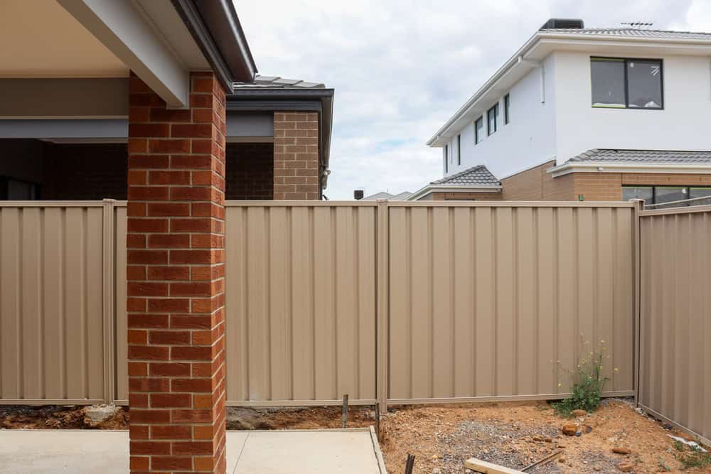 What Are My Rights When My Neighbor Owns the Wall I Want to Paint Rushden?